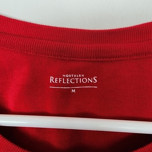 𝅺northern Reflections red short sleeve t-shirt medium - Picture 3 of 5